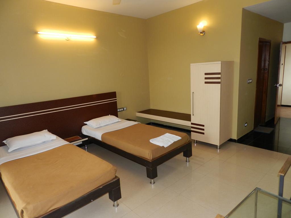 Hotel Rock Regency Toranagallu Экстерьер фото