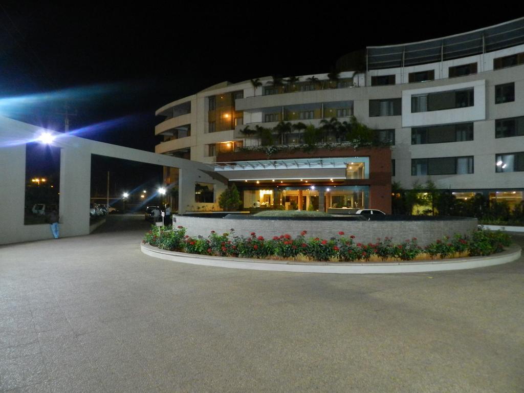 Hotel Rock Regency Toranagallu Экстерьер фото